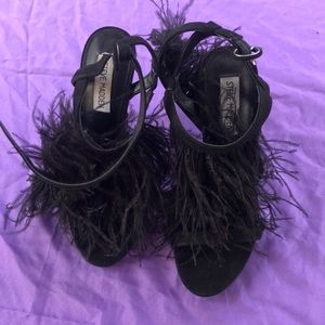 Steve Madden feather black strappy sandals 7.5